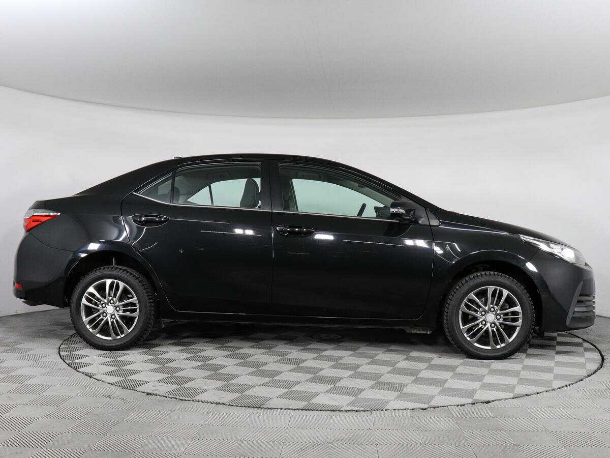 Toyota Corolla с пробегом — 2017 год. Фото: #3