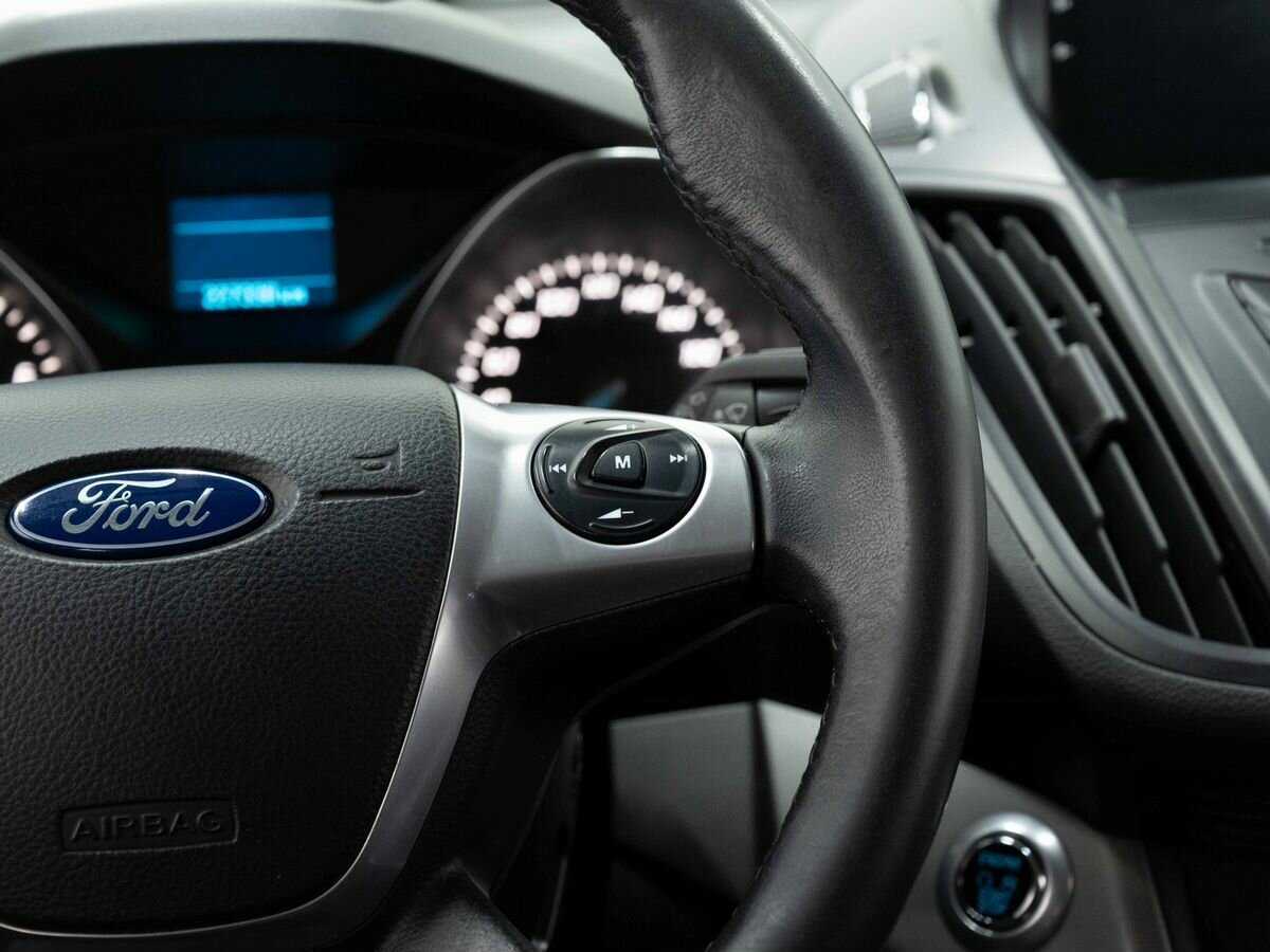 Ford Kuga с пробегом — 2014 год. Фото: #16