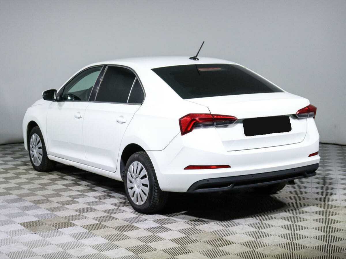 Skoda Rapid с пробегом — 2021 год. Фото: #6