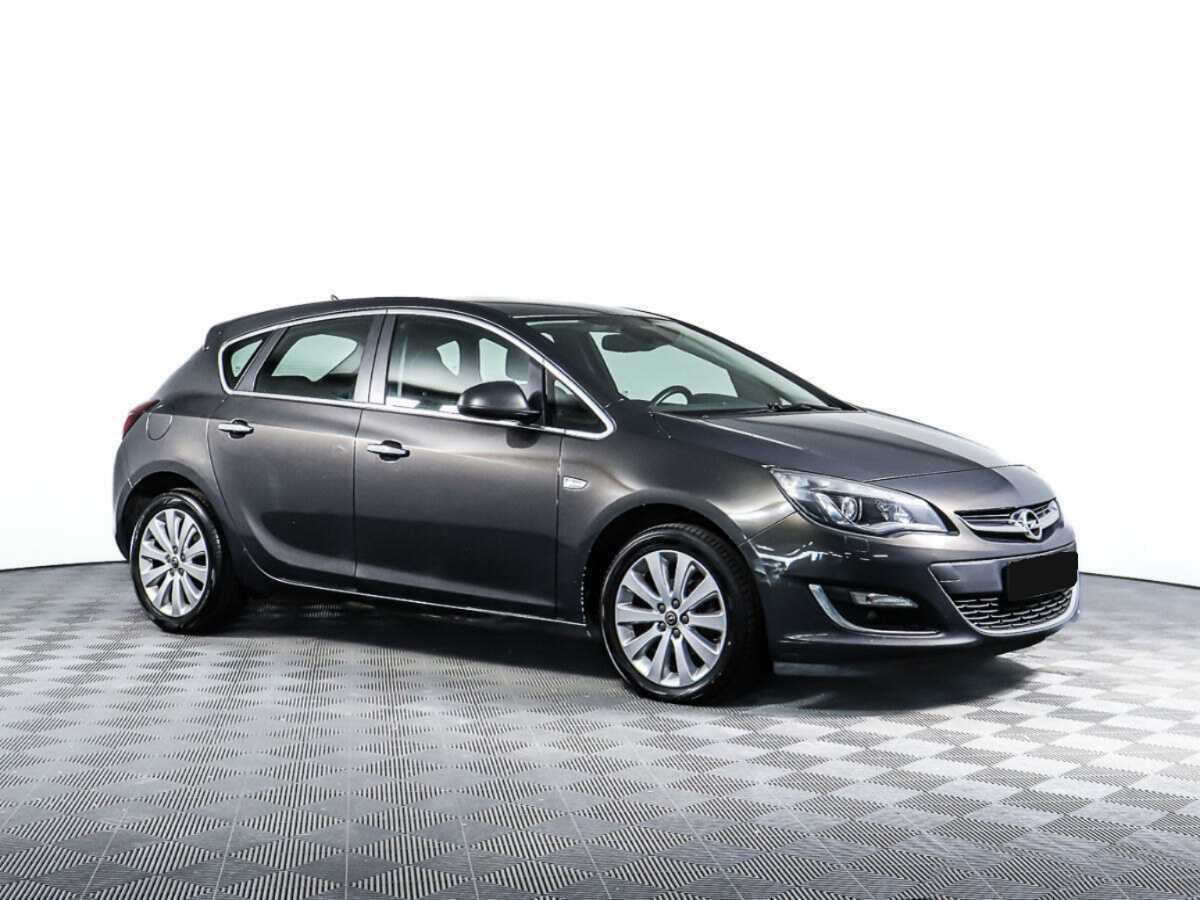 Opel Astra с пробегом — 2012 год. Фото: #2