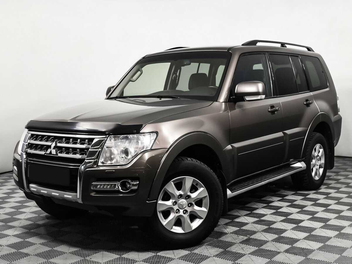 Mitsubishi Pajero с пробегом — 2015 год. Фото: #0