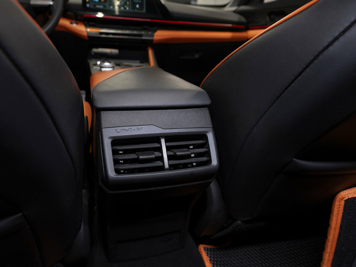 Changan UNI-V с пробегом — 2023 год. Фото: #13