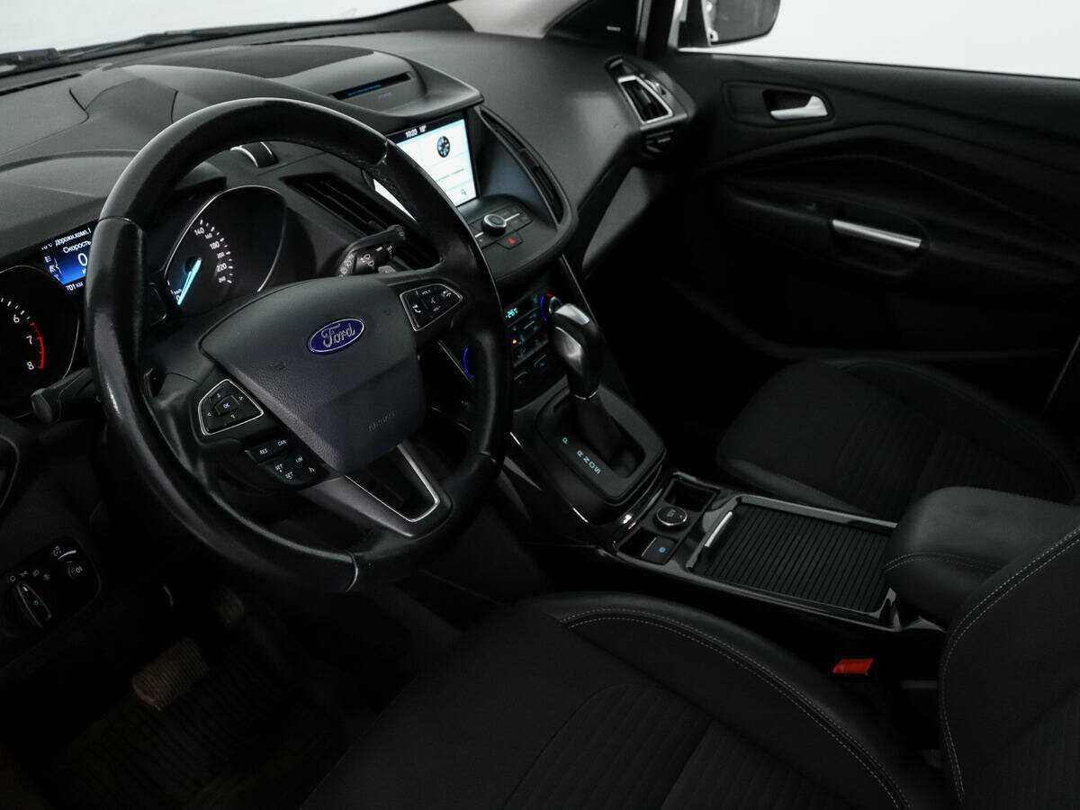 Ford Kuga с пробегом — 2017 год. Фото: #10