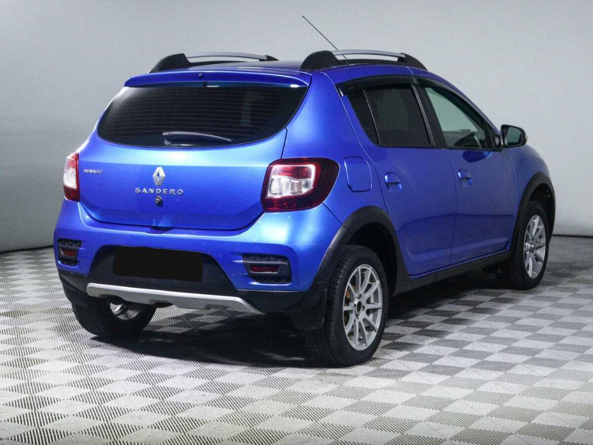 Renault Sandero с пробегом — 2015 год. Фото: #3