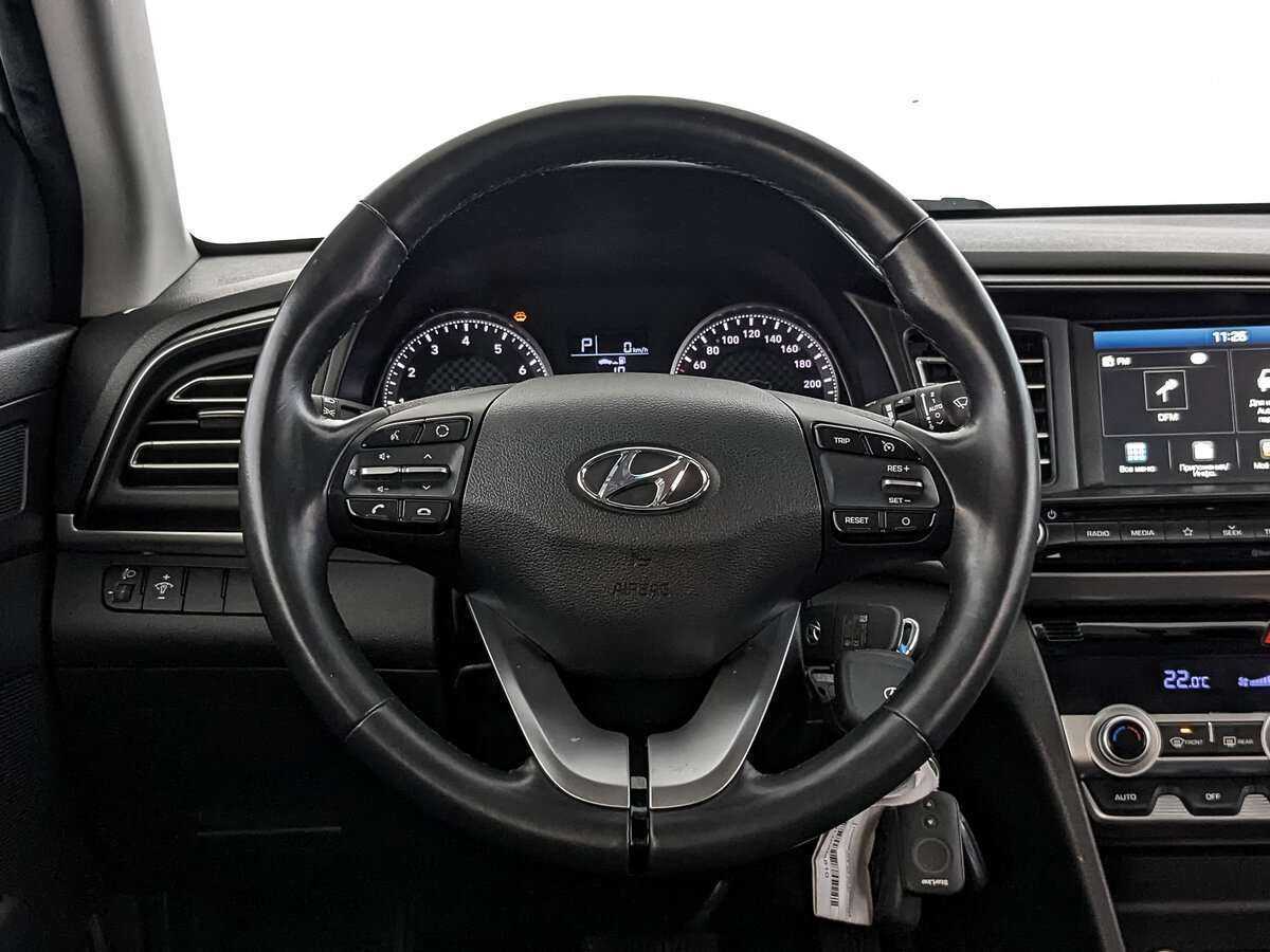 Hyundai Elantra с пробегом — 2020 год. Фото: #17