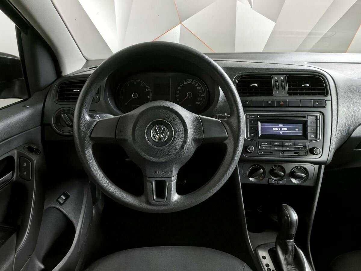 Volkswagen Polo с пробегом — 2013 год. Фото: #14