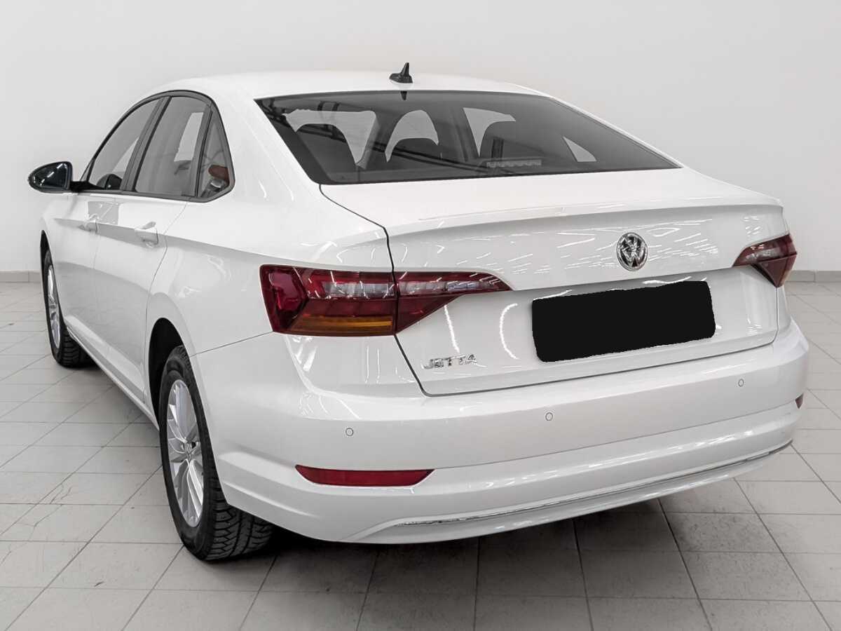 Volkswagen Jetta с пробегом — 2020 год. Фото: #6