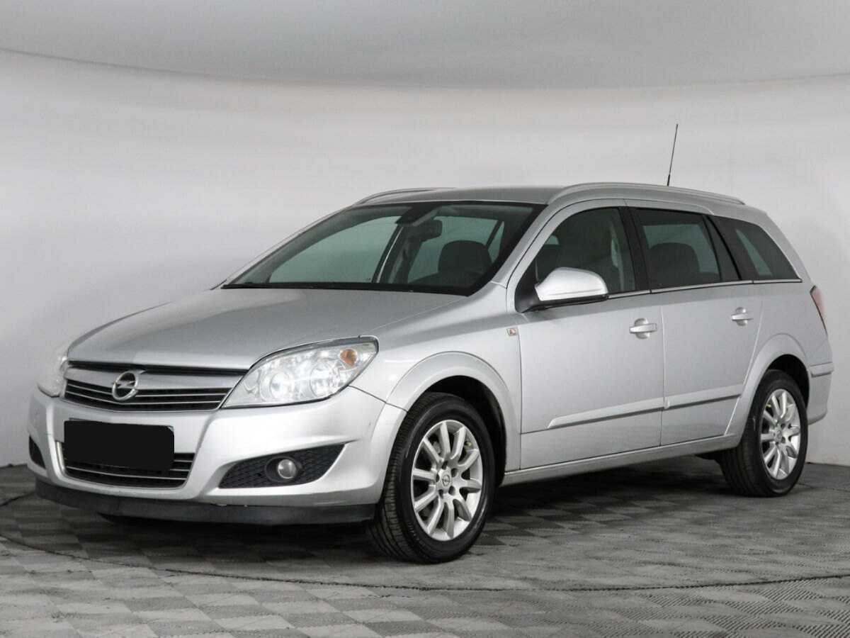 Opel Astra с пробегом — 2012 год. Фото: #0