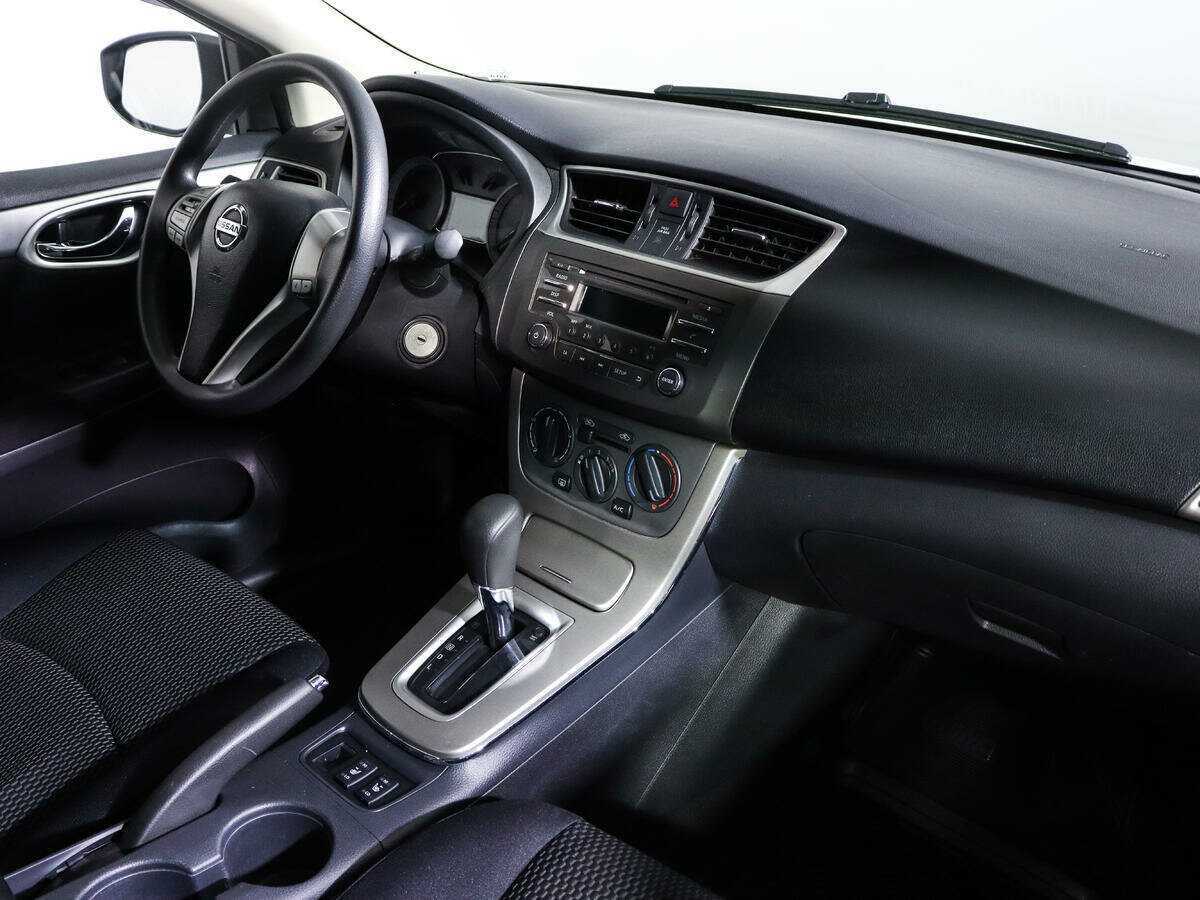 Nissan Sentra с пробегом — 2015 год. Фото: #8