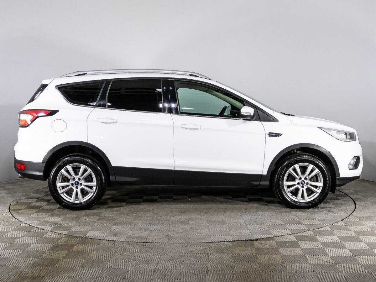 Ford Kuga с пробегом — 2017 год. Фото: #3