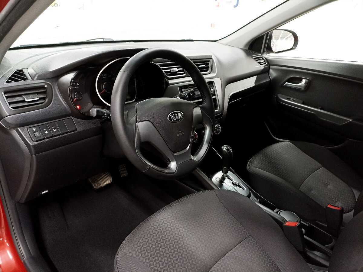 Kia Rio с пробегом — 2015 год. Фото: #15