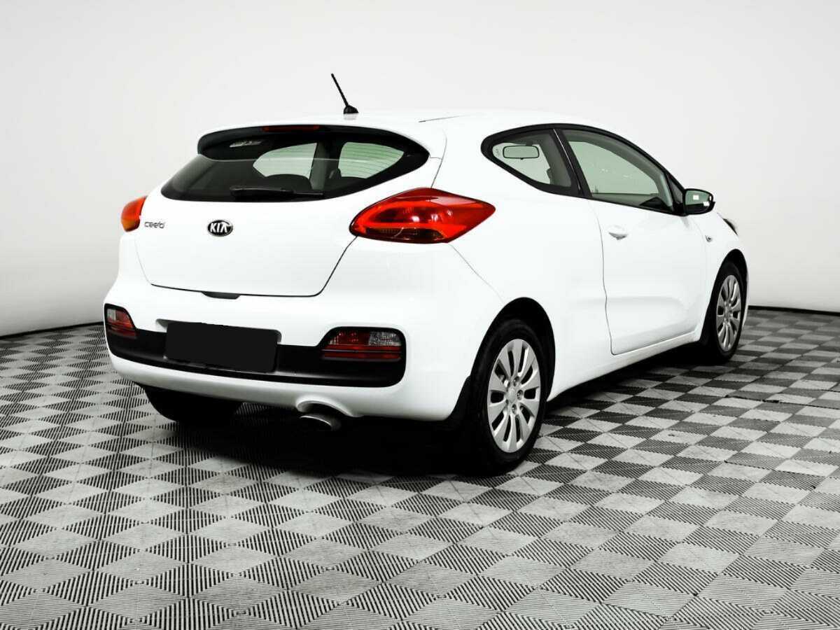 Kia Ceed с пробегом — 2013 год. Фото: #4