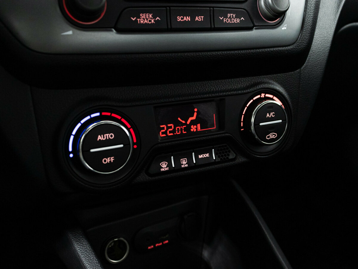 Kia Rio с пробегом — 2013 год. Фото: #14