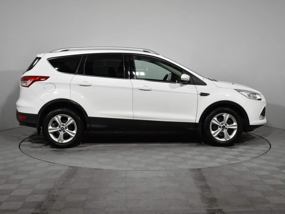 Ford Kuga с пробегом — 2014 год. Фото: #4