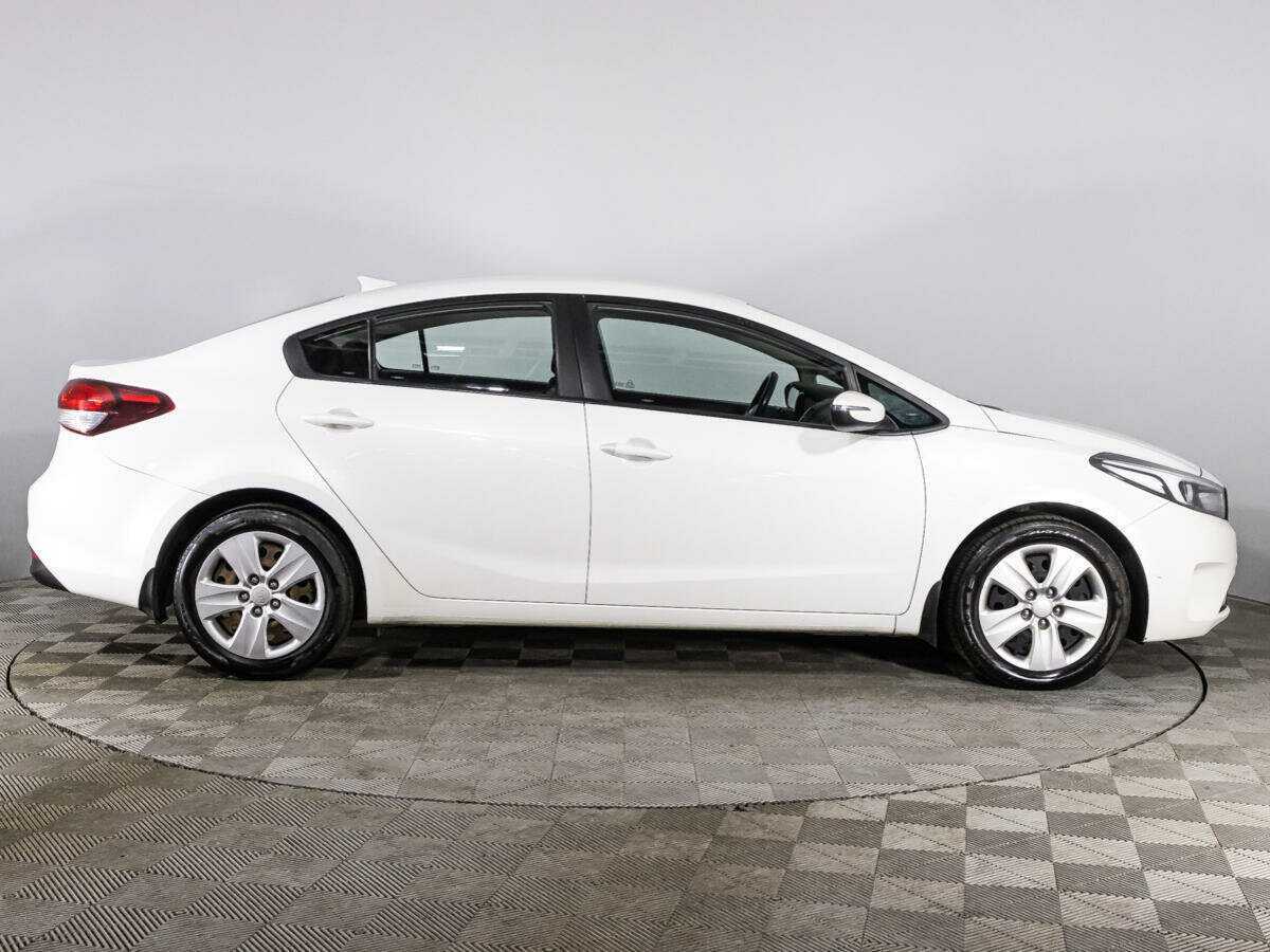 Kia Cerato с пробегом — 2017 год. Фото: #3