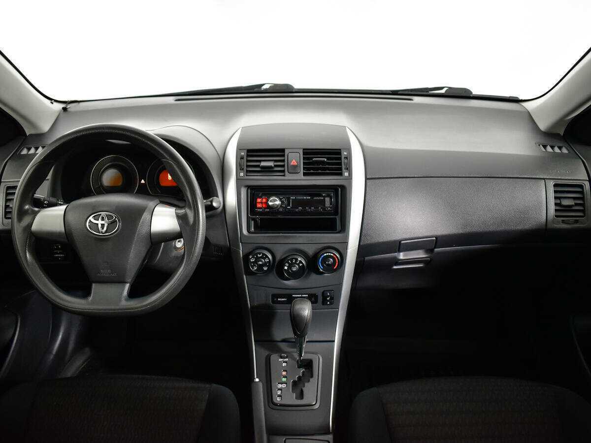 Toyota Corolla с пробегом — 2012 год. Фото: #11
