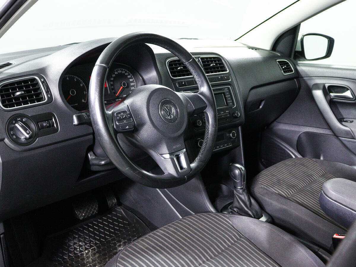 Volkswagen Polo с пробегом — 2014 год. Фото: #13