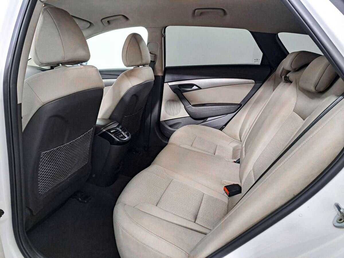 Hyundai i40 с пробегом — 2015 год. Фото: #9