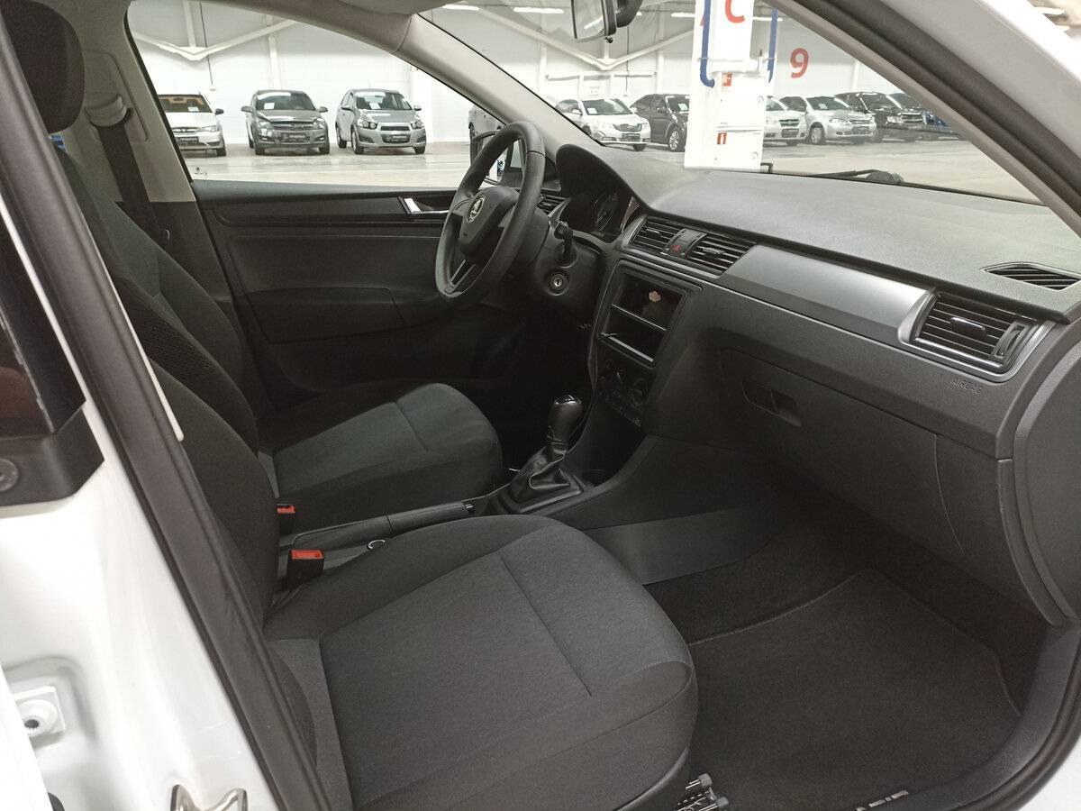 Skoda Rapid с пробегом — 2018 год. Фото: #10
