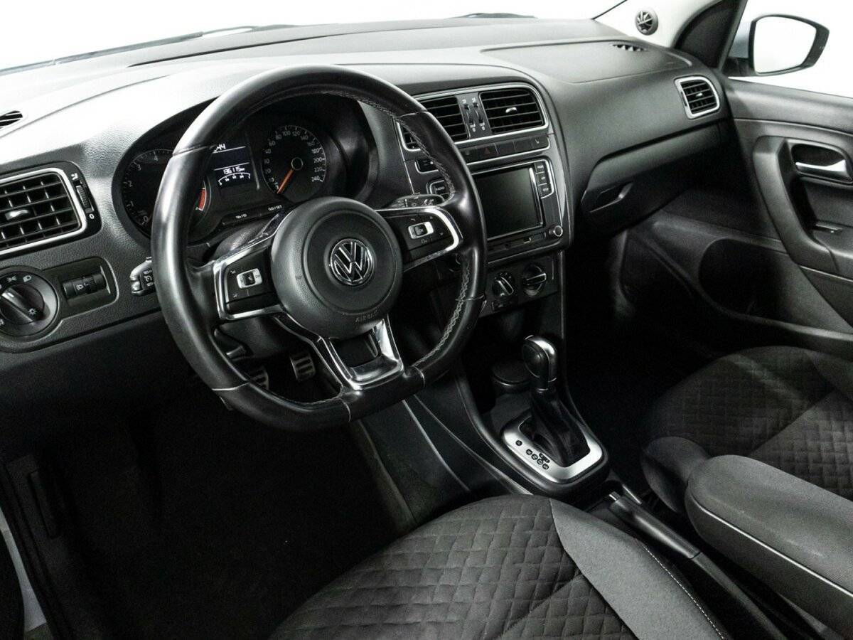 Volkswagen Polo с пробегом — 2018 год. Фото: #10