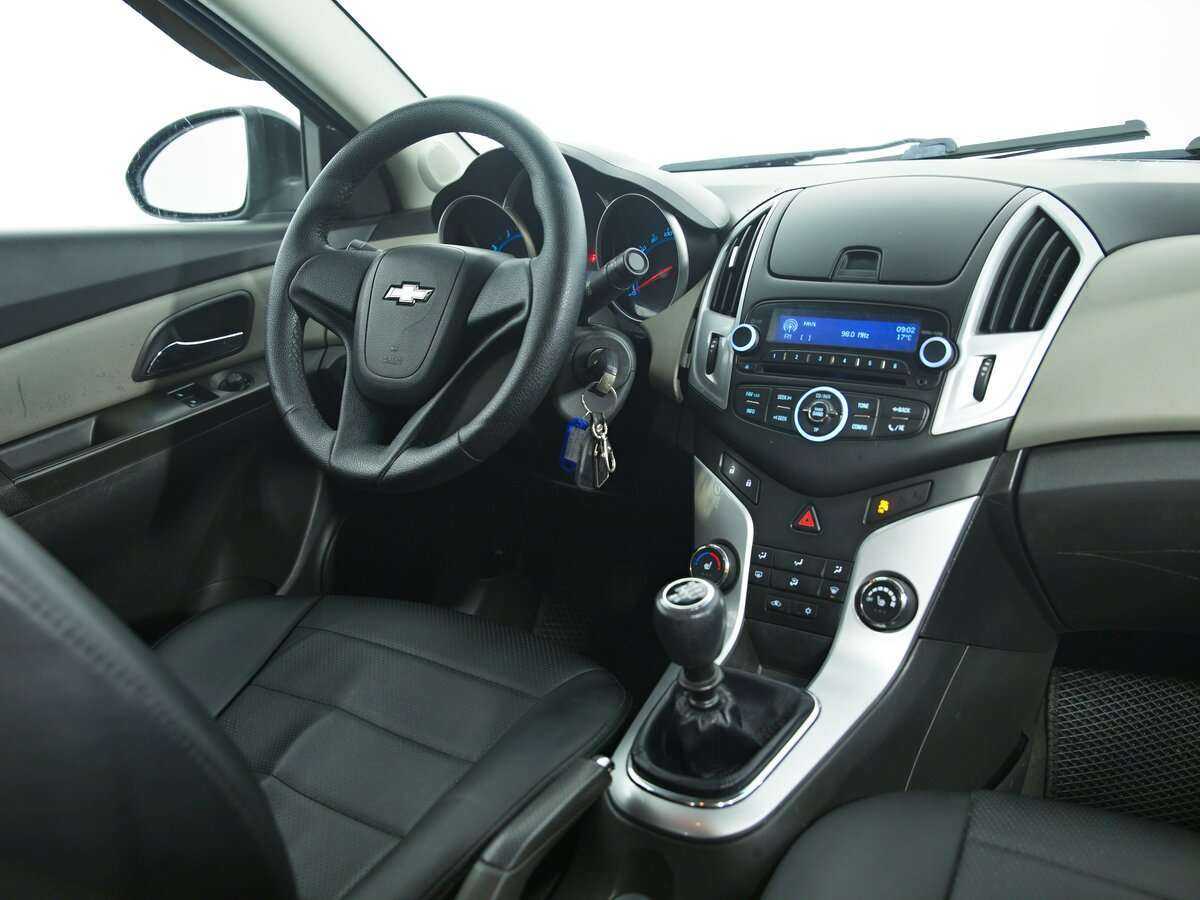 Chevrolet Cruze с пробегом — 2013 год. Фото: #14