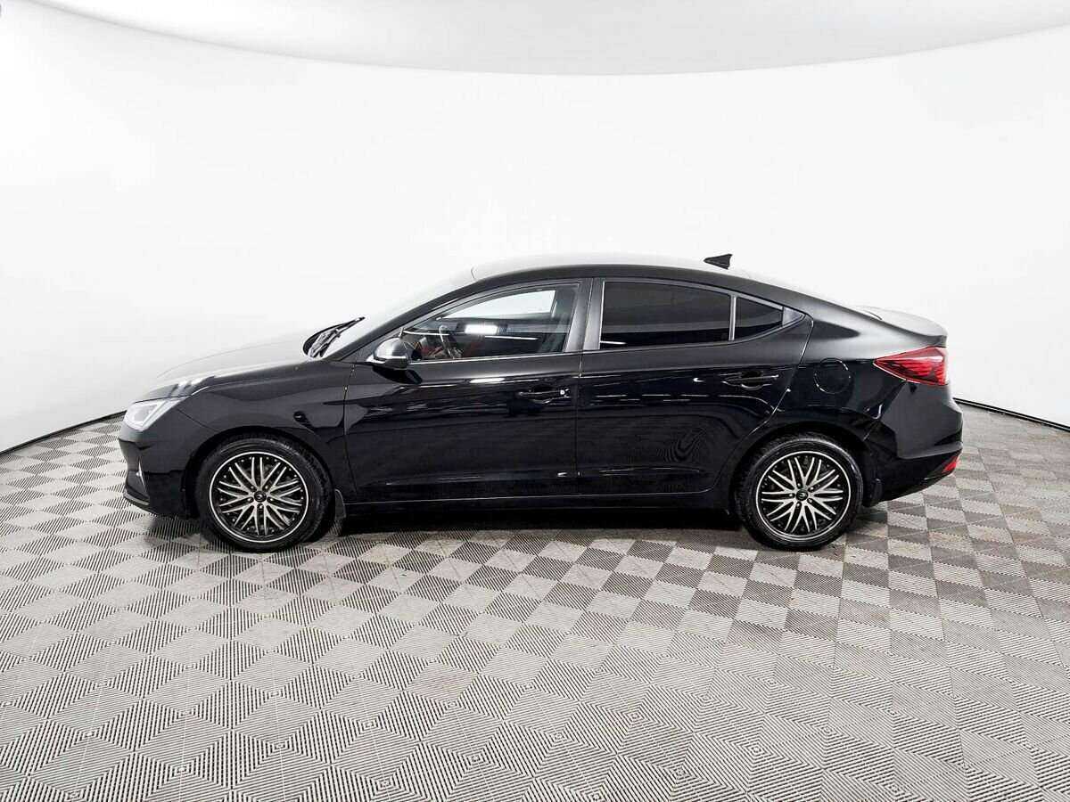 Hyundai Elantra с пробегом — 2019 год. Фото: #6