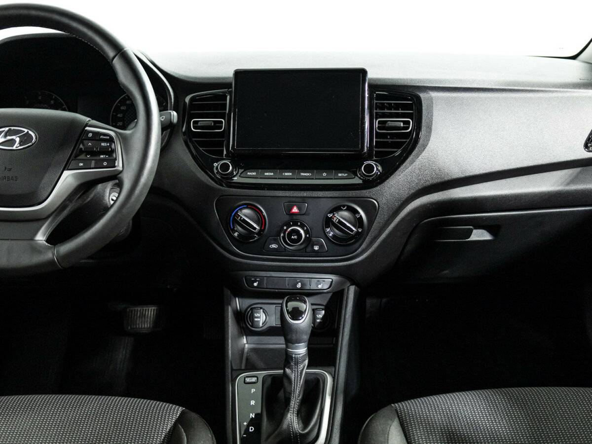 Hyundai Solaris с пробегом — 2022 год. Фото: #13