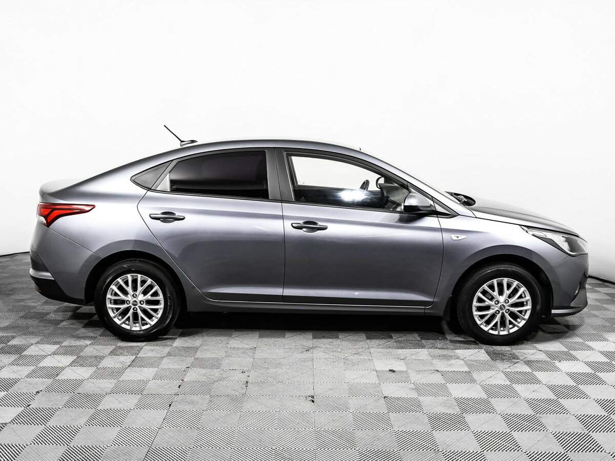 Hyundai Solaris с пробегом — 2021 год. Фото: #3