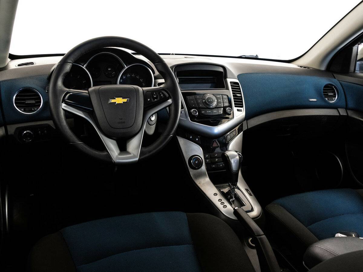 Chevrolet Cruze с пробегом — 2012 год. Фото: #8