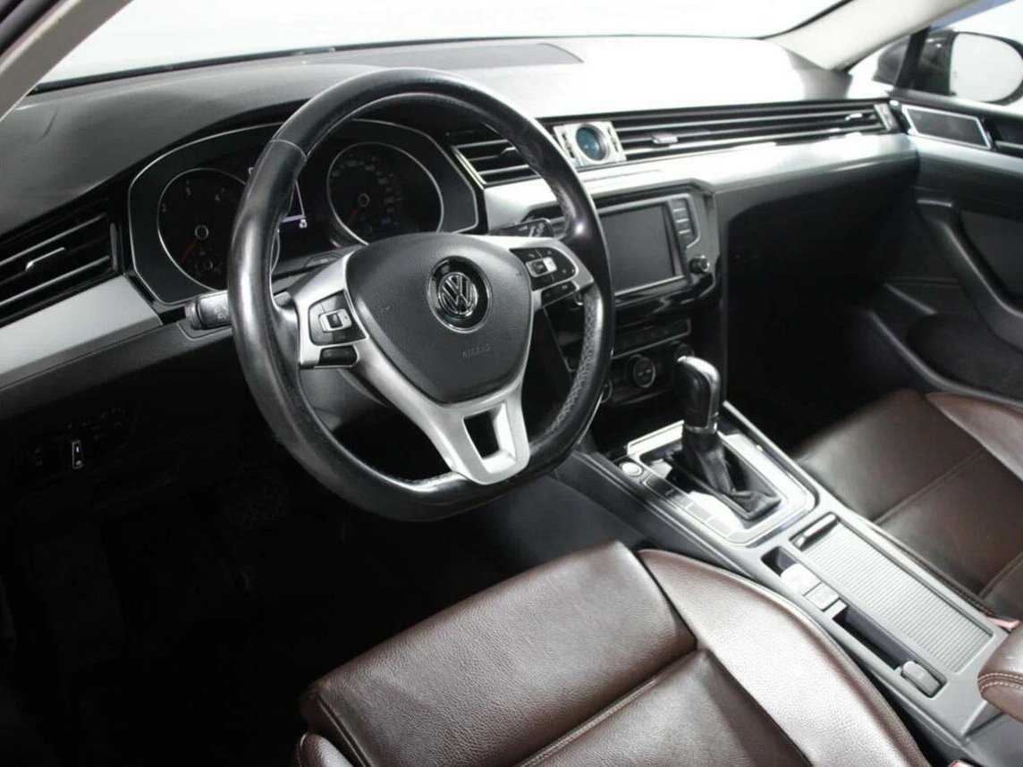 Volkswagen Passat с пробегом — 2017 год. Фото: #11