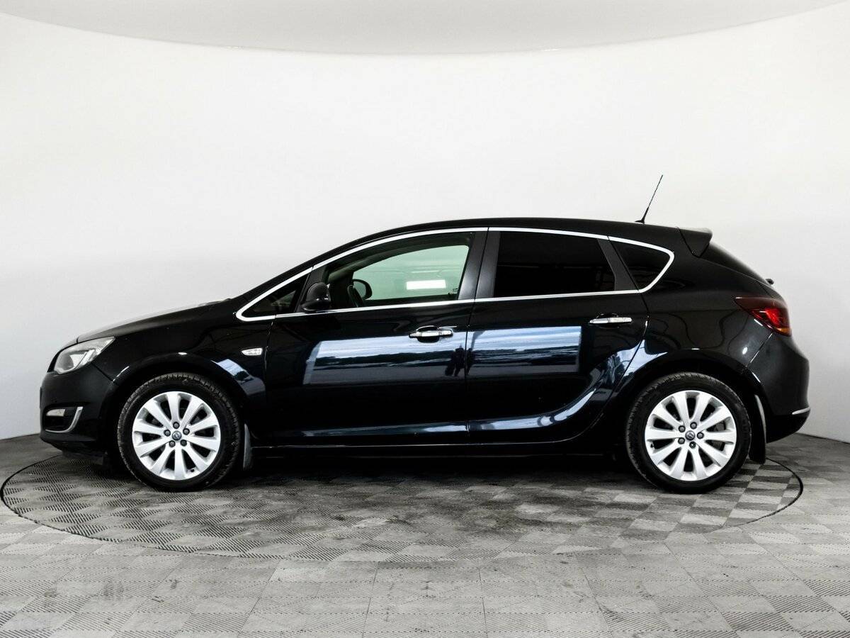 Opel Astra с пробегом — 2012 год. Фото: #7