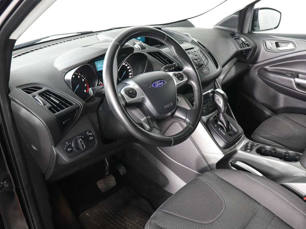 Ford Kuga с пробегом — 2015 год. Фото: #8