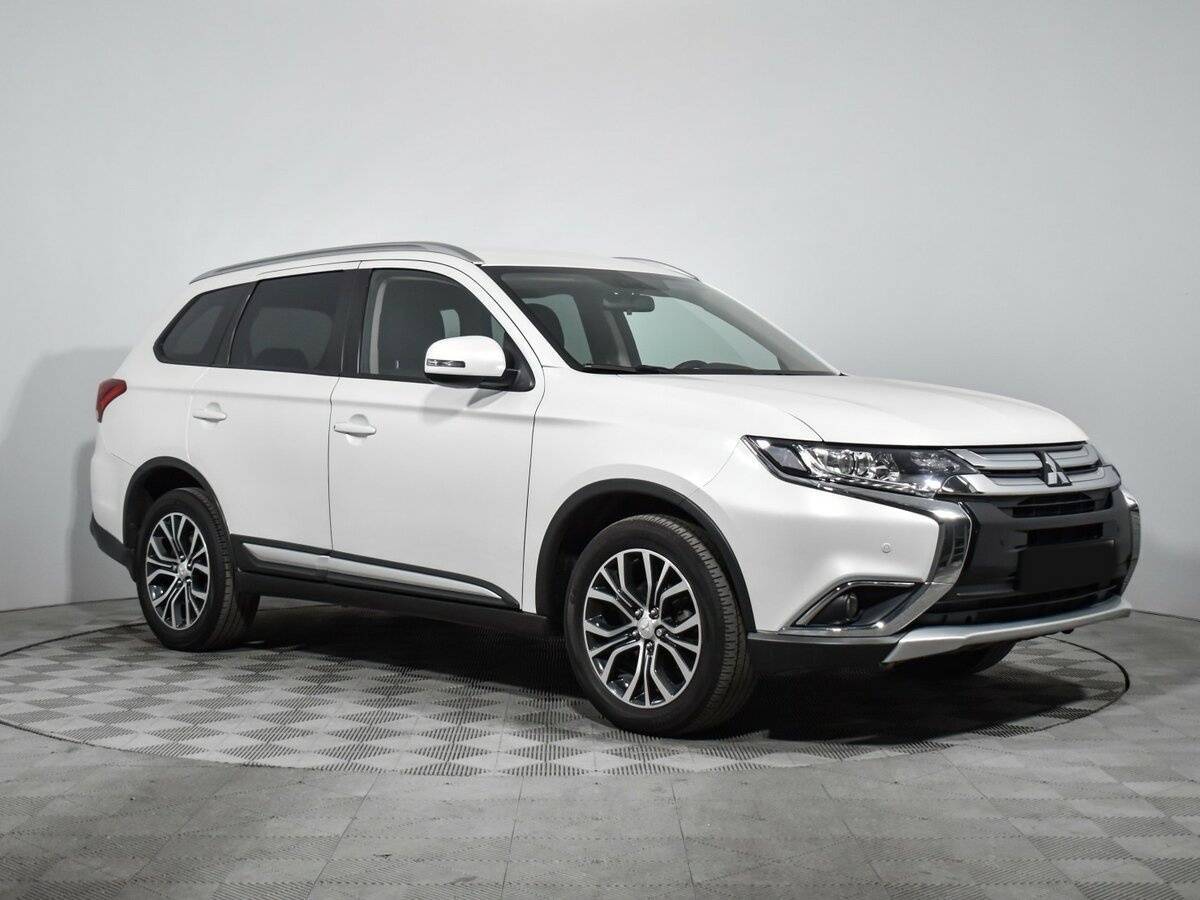 Mitsubishi Outlander с пробегом — 2018 год. Фото: #2