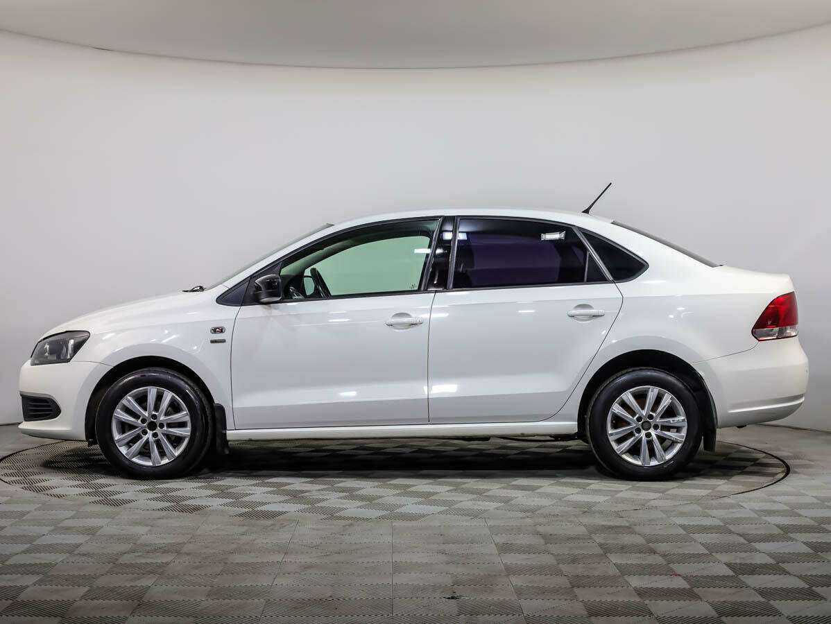 Volkswagen Polo с пробегом — 2013 год. Фото: #6
