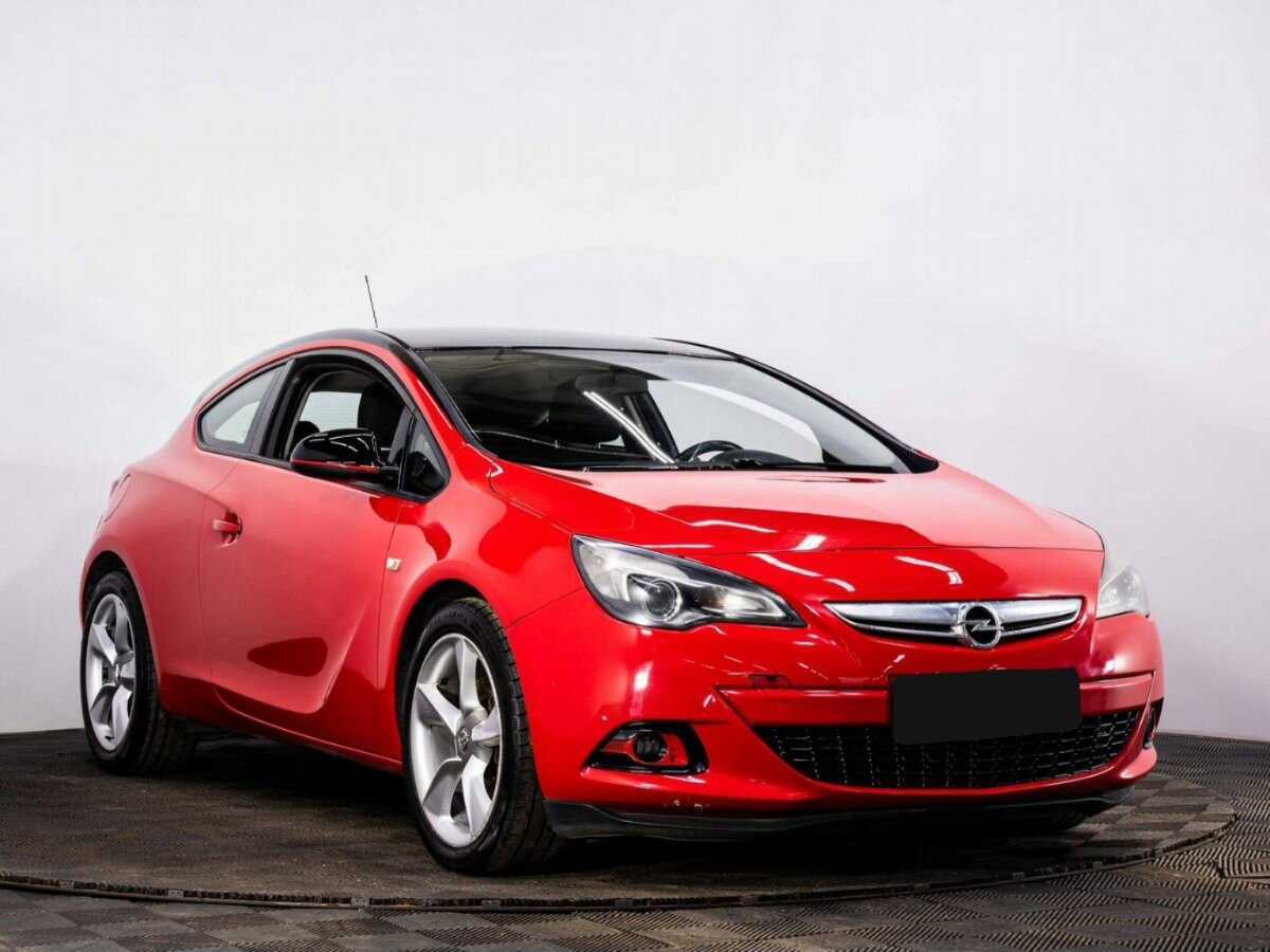 Opel Astra с пробегом — 2012 год. Фото: #2