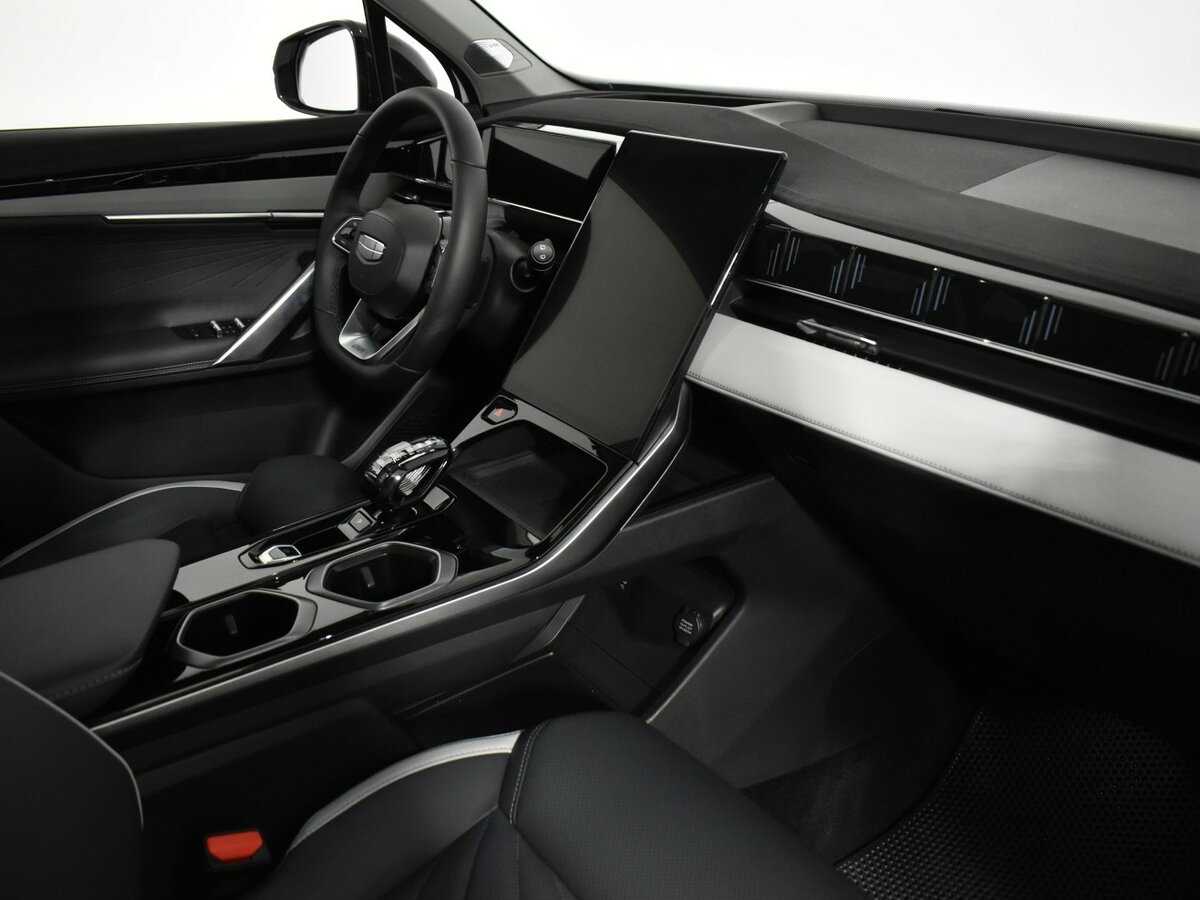 Geely Atlas с пробегом — 2024 год. Фото: #11