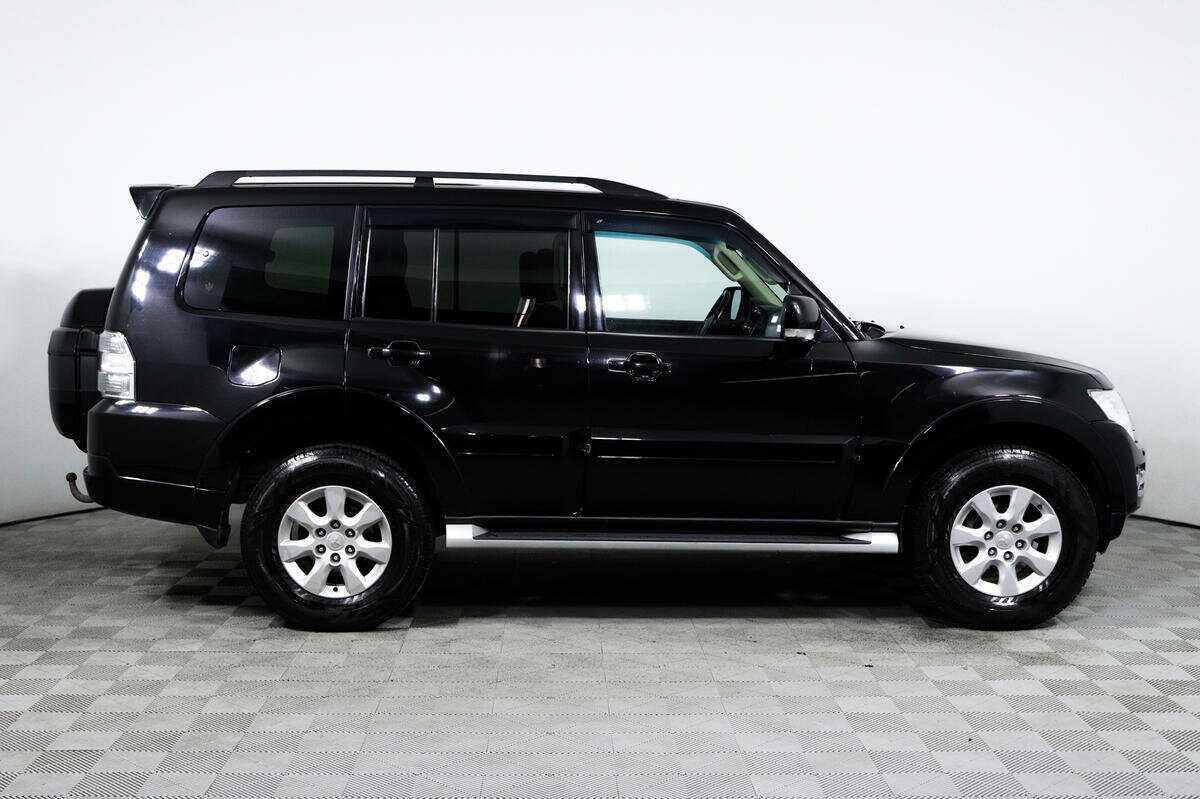 Mitsubishi Pajero с пробегом — 2018 год. Фото: #3