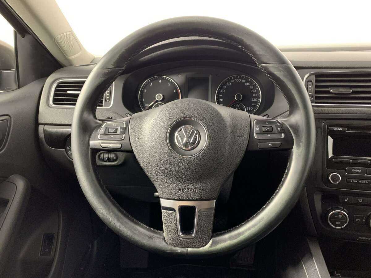 Volkswagen Jetta с пробегом — 2013 год. Фото: #20