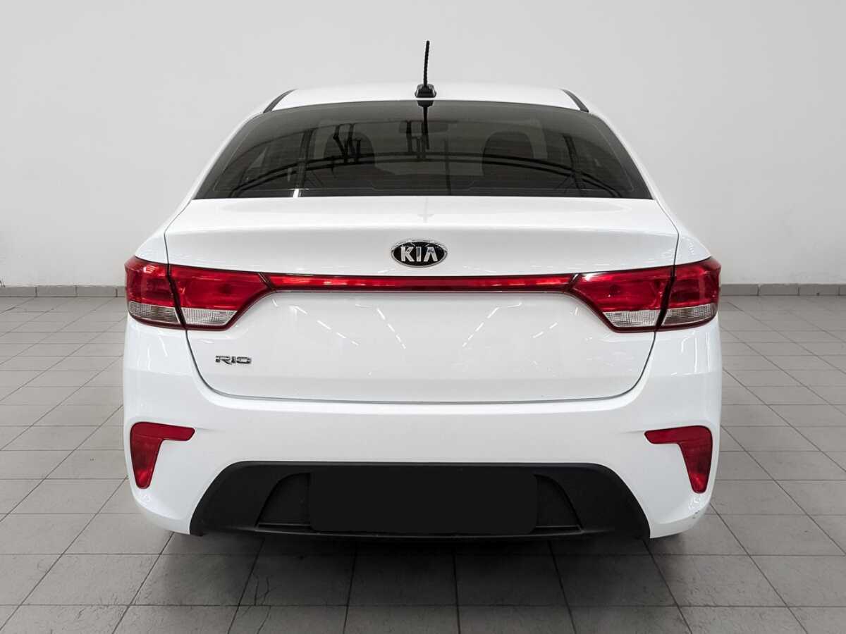 Kia Rio с пробегом — 2017 год. Фото: #5