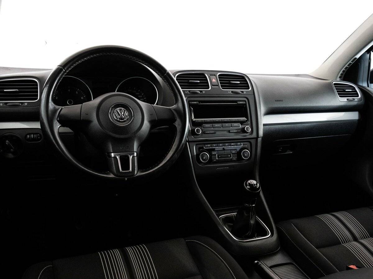 Volkswagen Golf с пробегом — 2012 год. Фото: #10