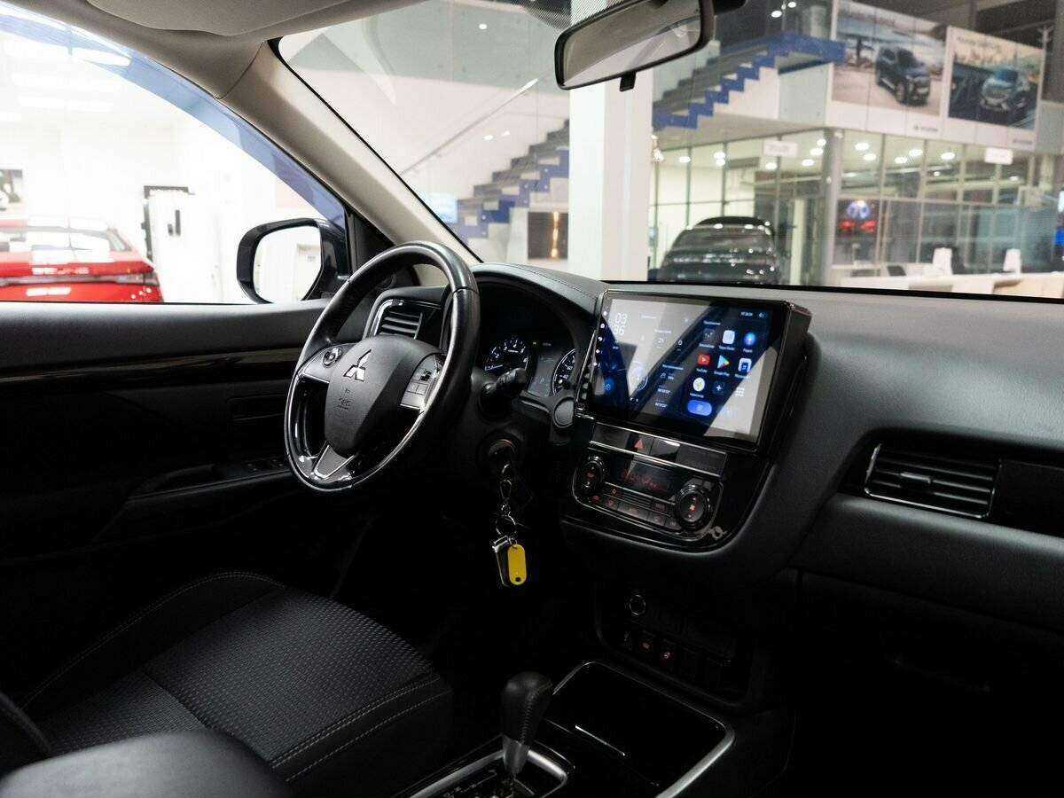 Mitsubishi Outlander с пробегом — 2018 год. Фото: #17