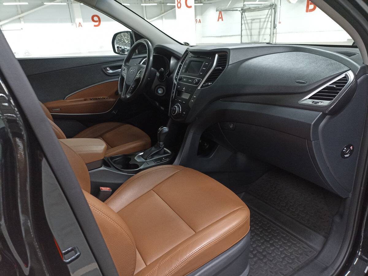 Hyundai Santa Fe с пробегом — 2017 год. Фото: #10