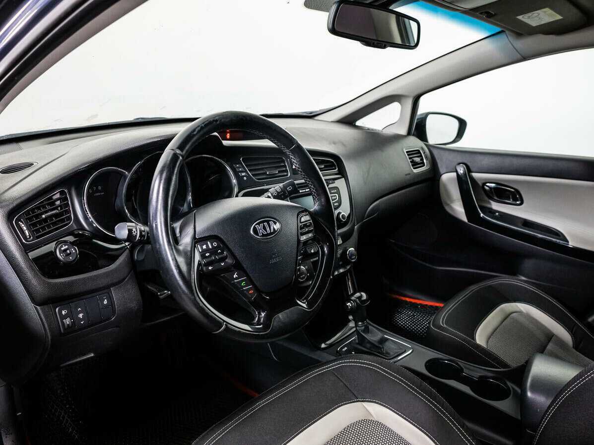 Kia Ceed с пробегом — 2014 год. Фото: #10