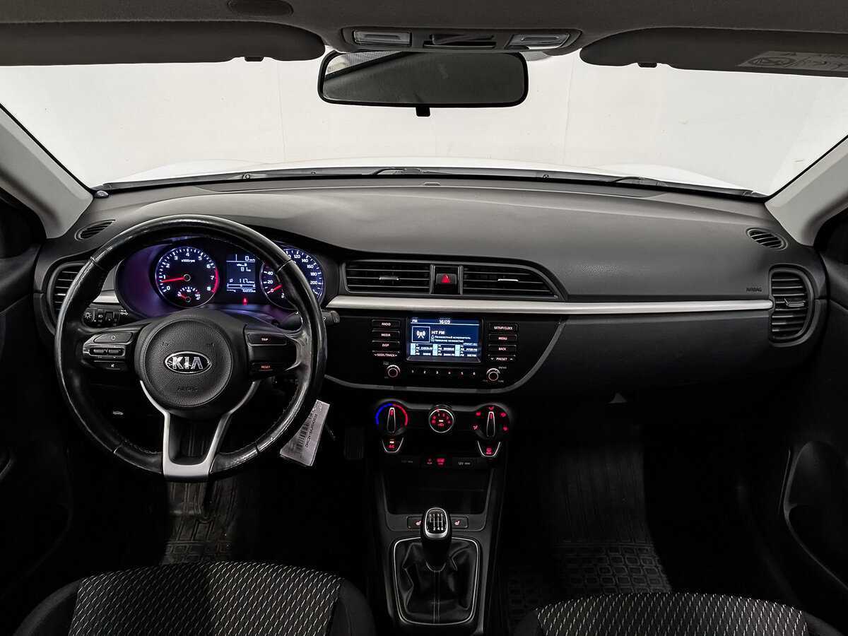 Kia Rio с пробегом — 2017 год. Фото: #13