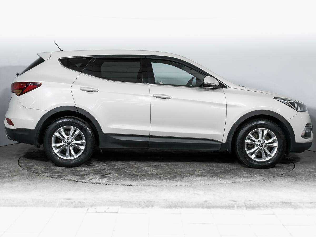 Hyundai Santa Fe с пробегом — 2016 год. Фото: #3