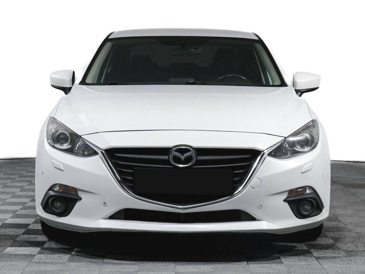 Mazda 3 с пробегом — 2016 год. Фото: #1