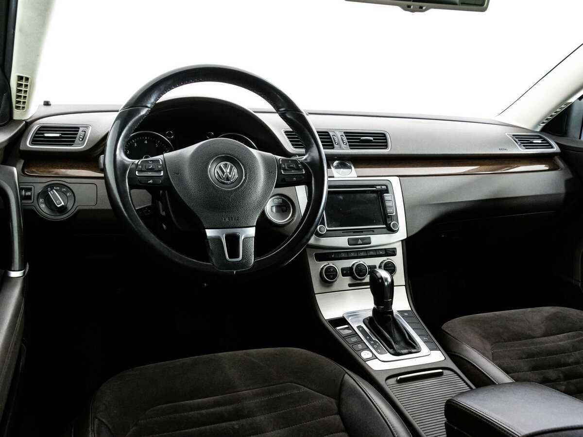 Volkswagen Passat с пробегом — 2012 год. Фото: #7