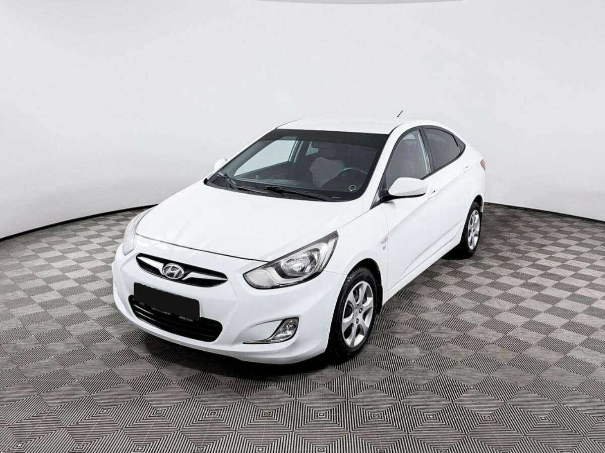 Hyundai Solaris с пробегом — 2013 год. Посмотреть фото