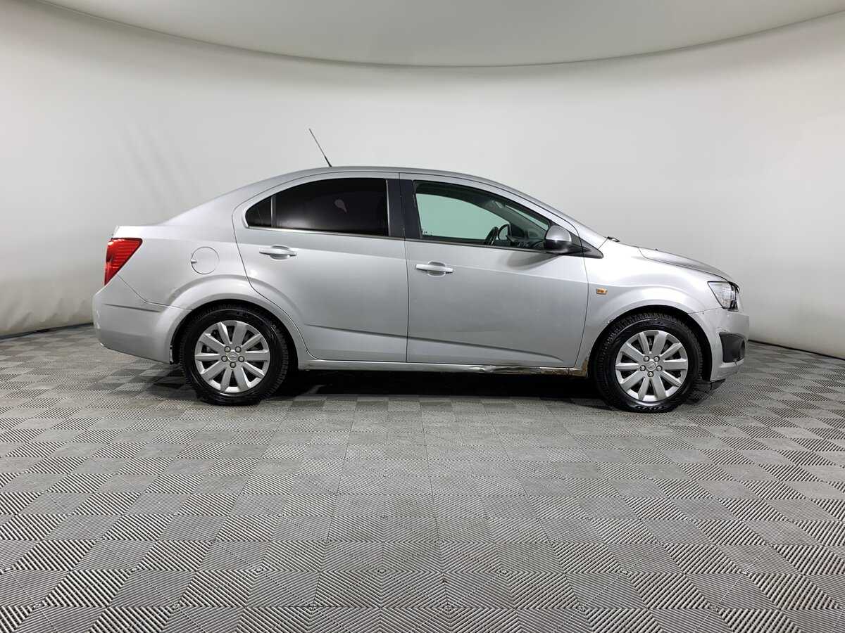 Chevrolet Aveo с пробегом — 2014 год. Фото: #3