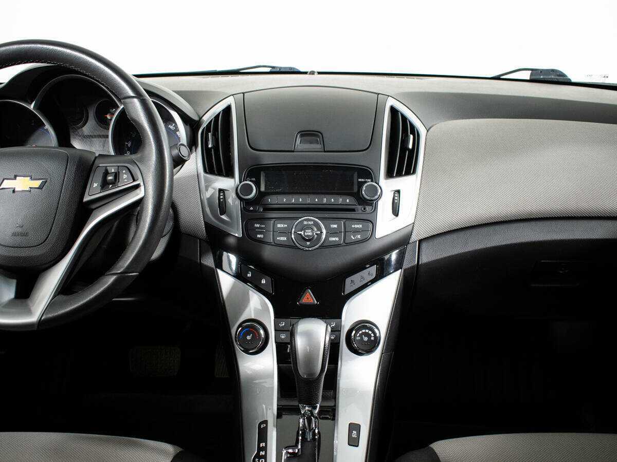 Chevrolet Cruze с пробегом — 2013 год. Фото: #10
